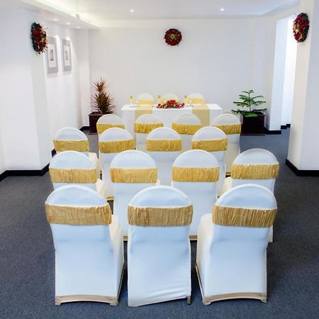 Platinum One Suites Colombo Extérieur photo