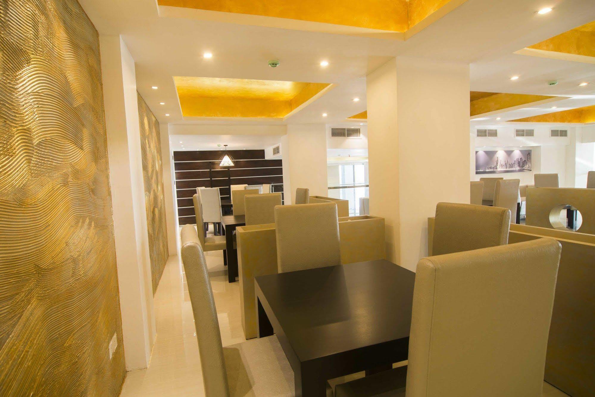 Platinum One Suites Colombo Extérieur photo