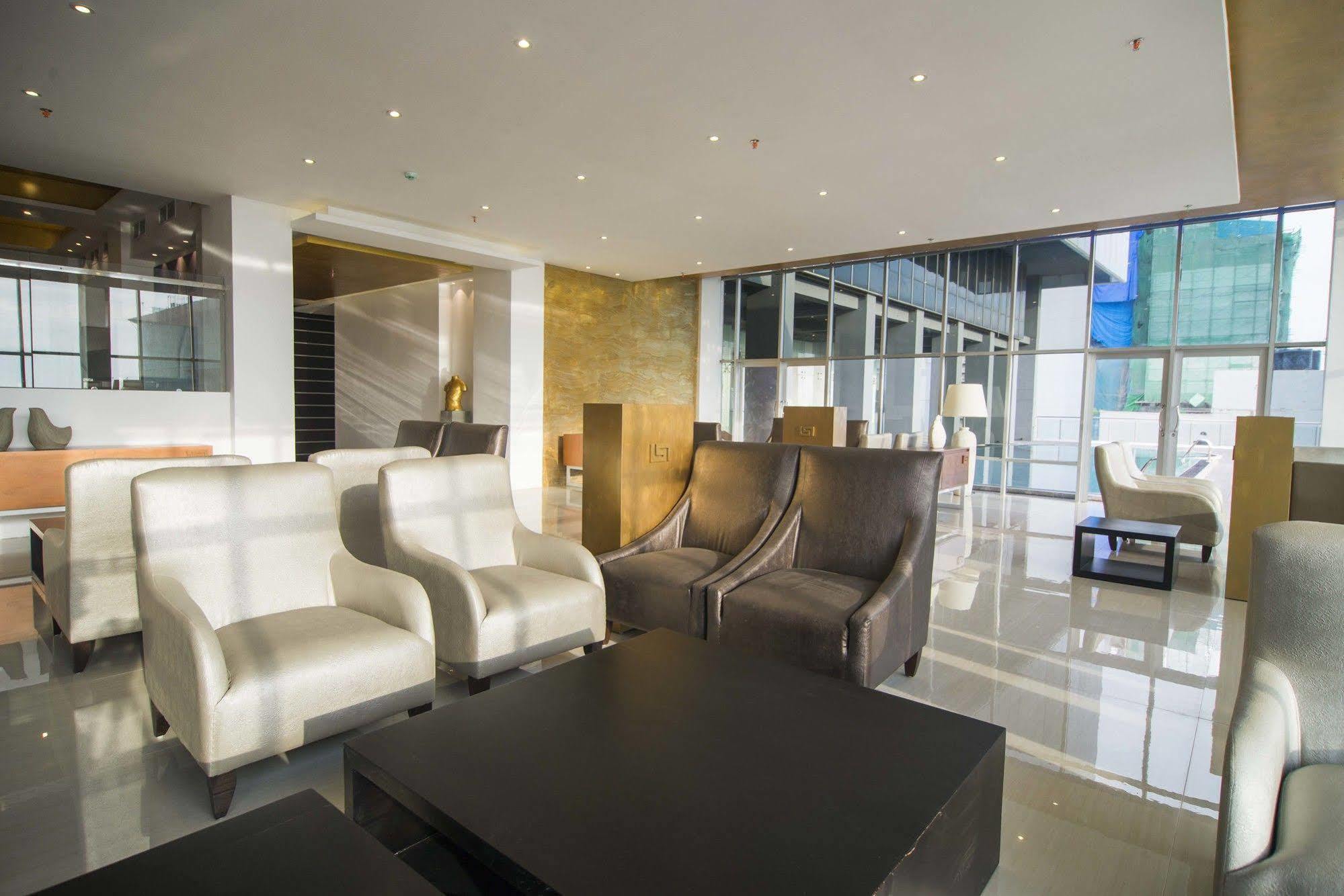 Platinum One Suites Colombo Extérieur photo