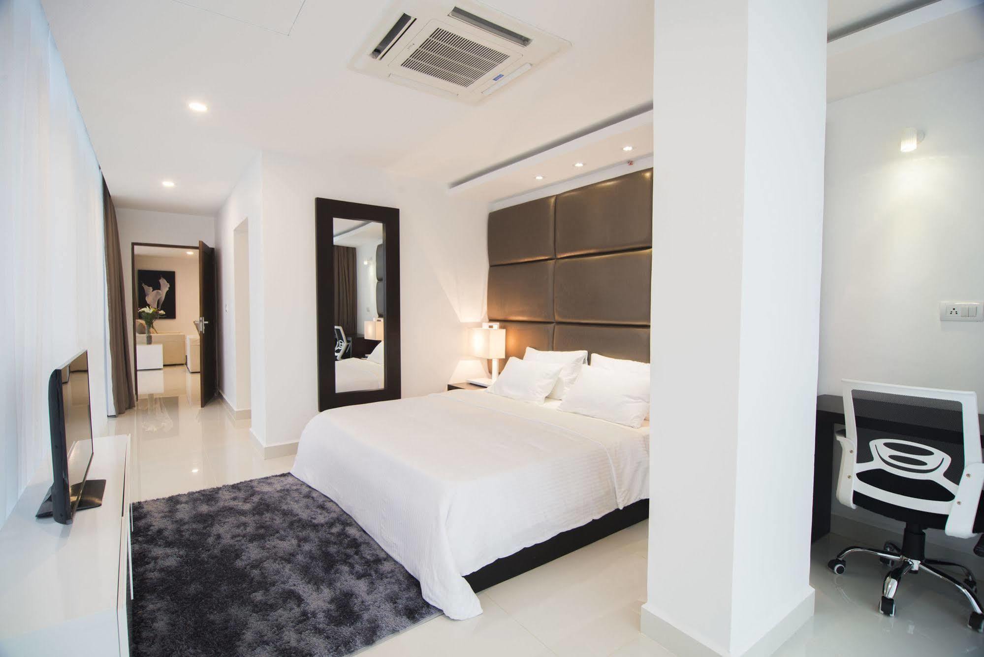 Platinum One Suites Colombo Extérieur photo