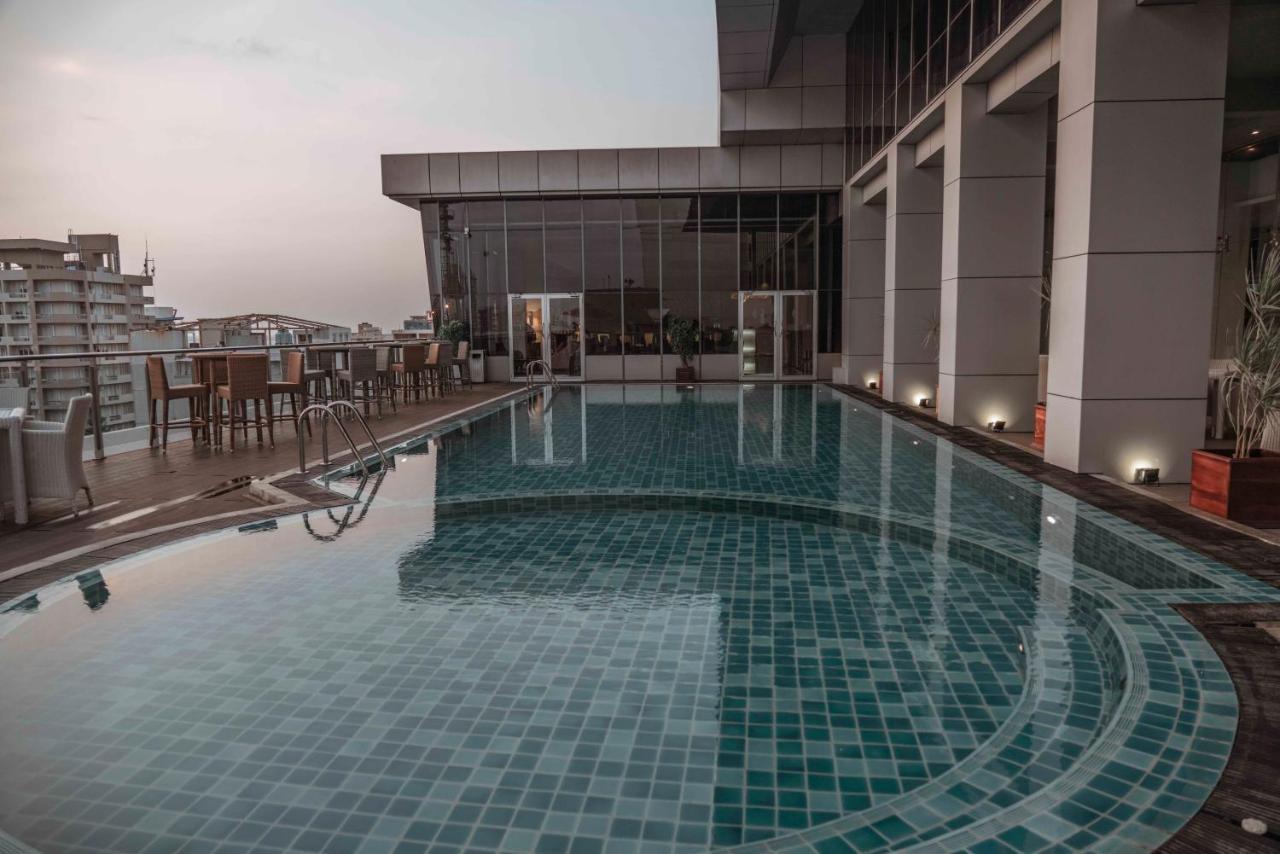 Platinum One Suites Colombo Extérieur photo